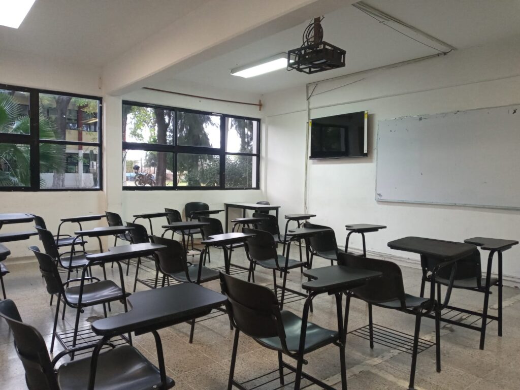 AULA EQUIPA PANTALLA